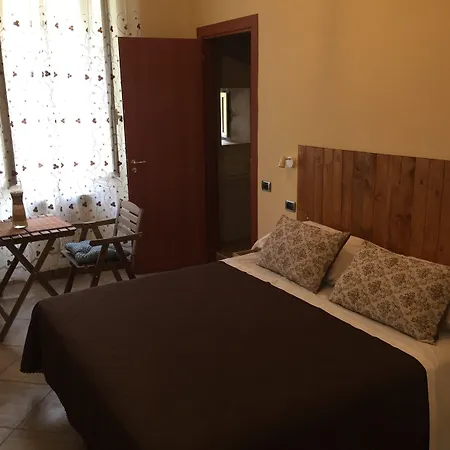 To Live Bed & Breakfast Neapol