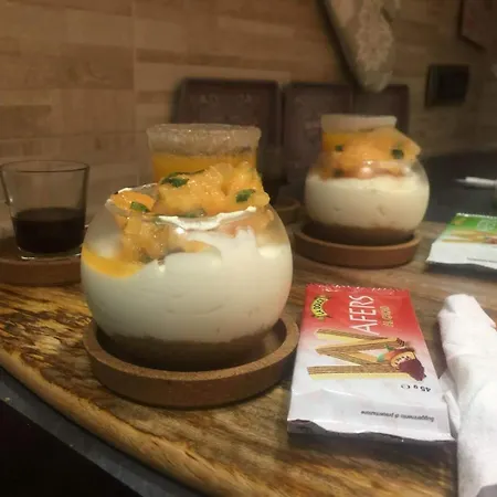 Alojamento de Acomodação e Pequeno-almoço To Live 3*