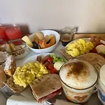 לינה וארוחת בוקר To Live נאפולי