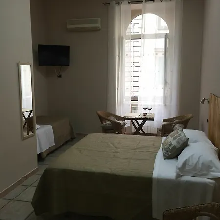 To Live Bed & Breakfast 3*